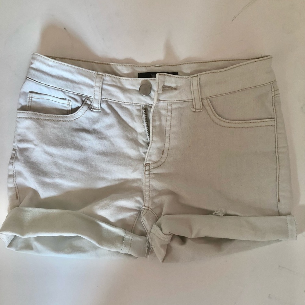 f21 white denim shorts, size 25